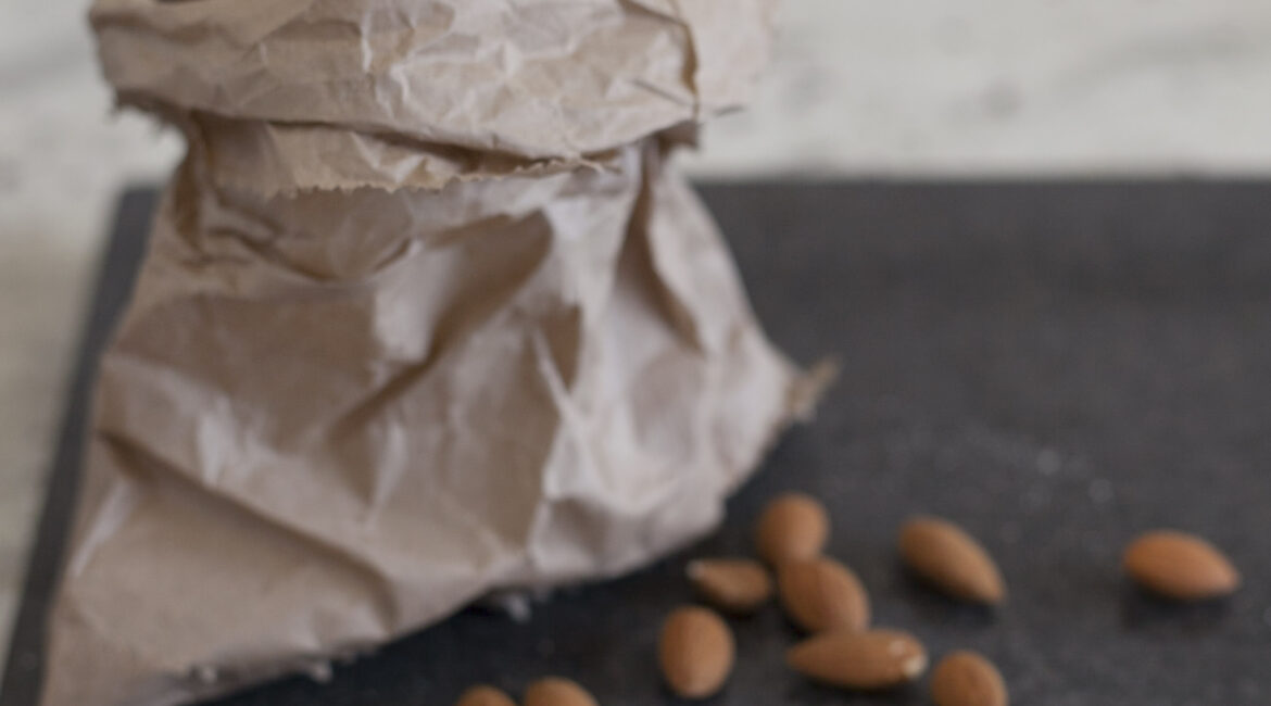 almond meal, almond flour